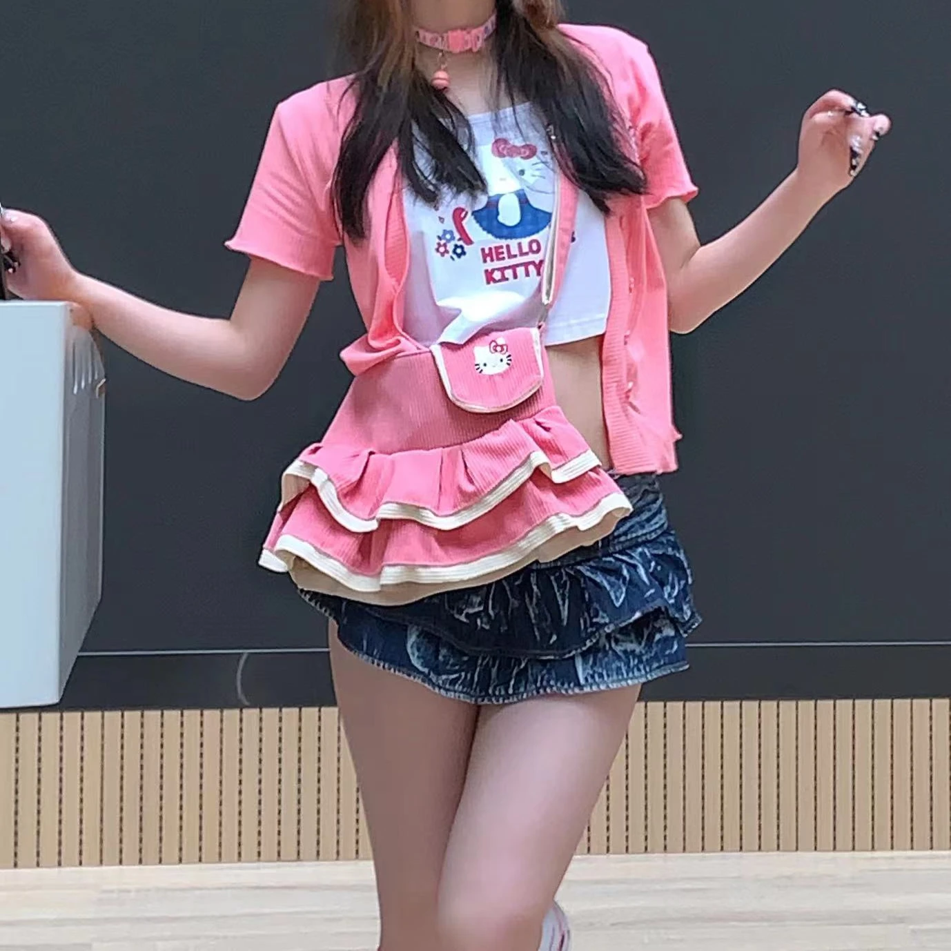 

Хит продаж, женская сумка через плечо Y2k с Hello Kitty, розовая маленькая юбка, Вельветовая сумка через плечо Sanrio, Милая женская сумка, сумка, милые...