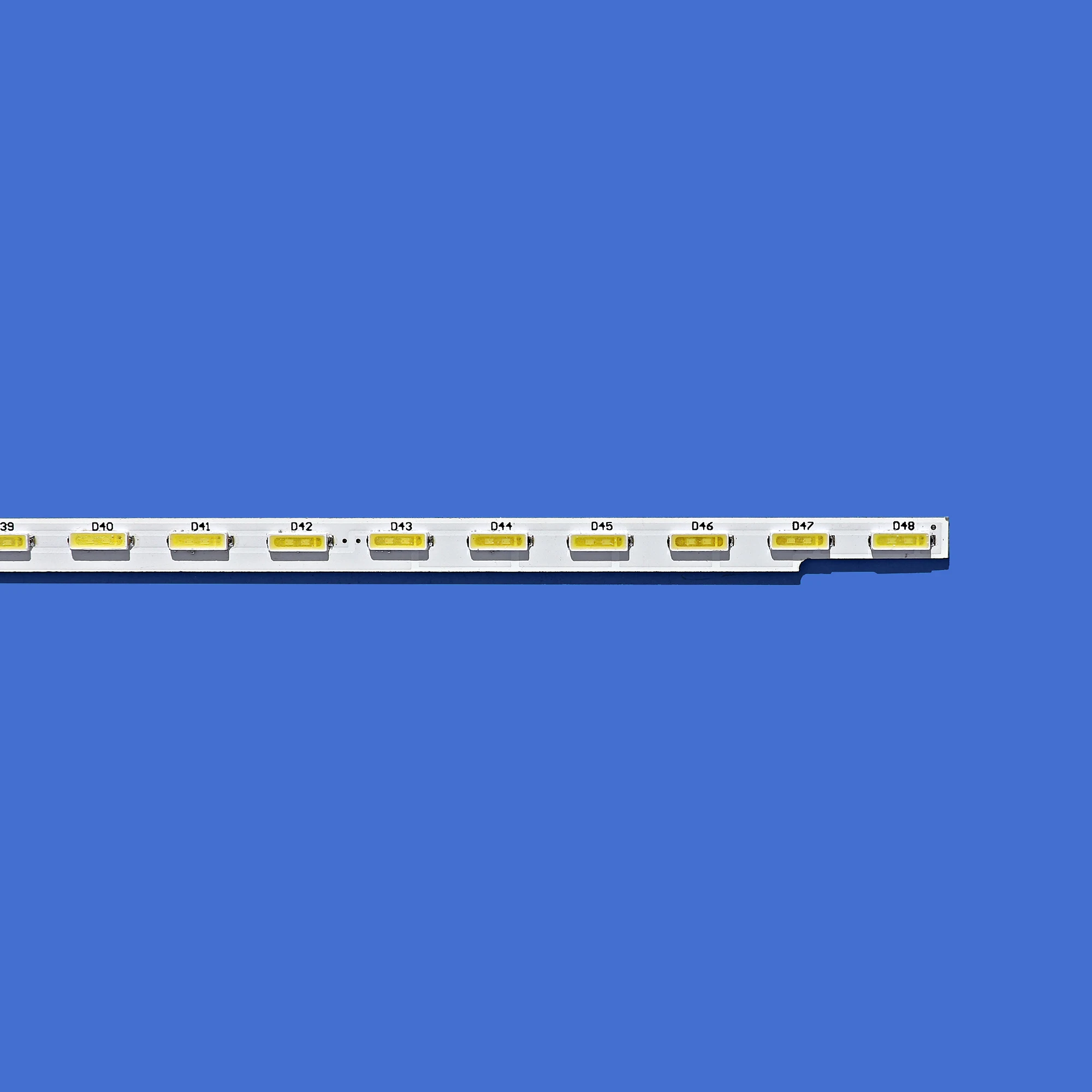 1 шт. светодиодный барный светильник для V420H1-LS6-TREM5 задний 082540N31136D0A = 48led 525 мм |