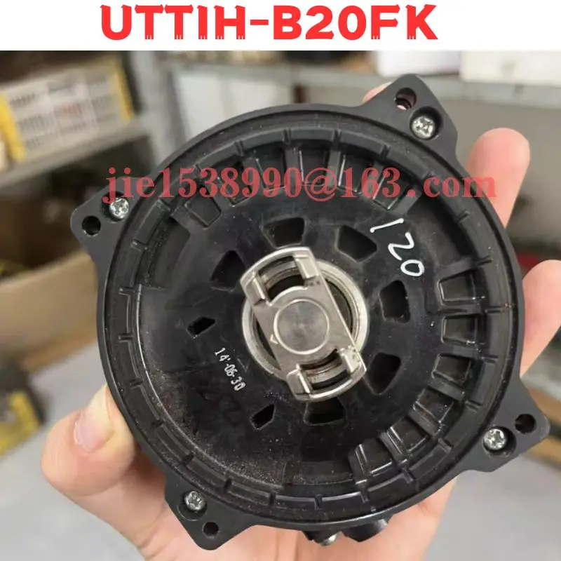 Б/у энкодер UTTIH-B20FK Нормальная функция протестировано нормально