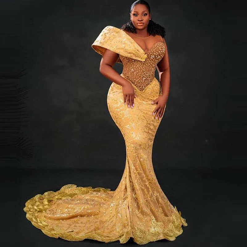 

Gold Lace Prom Dresses With Sheer Neck Beads Pearls Long Train Mermaid Evening Gowns For Black Girls Aso Ebi Formal Party Gowns