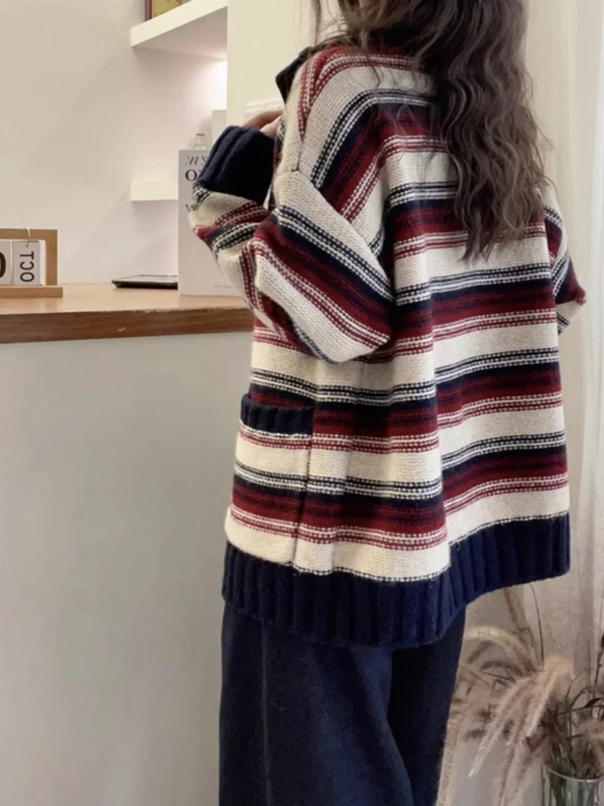 European Goods Horn Buckle Stripe Outerwear Women clothes 20244 Autumn and Winter New Raccoon Velvet Knit cardigan Small Man Top