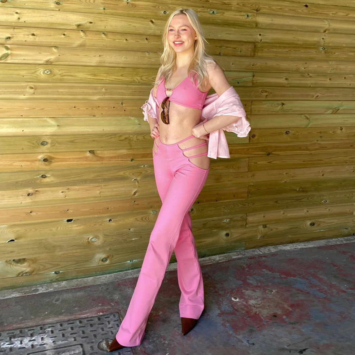Cutistation sexy rosa y2k conjuntos de correspondência para as mulheres com decote em v colheita topos corte lateral alargamento calças duas peças rave festival roupas gia