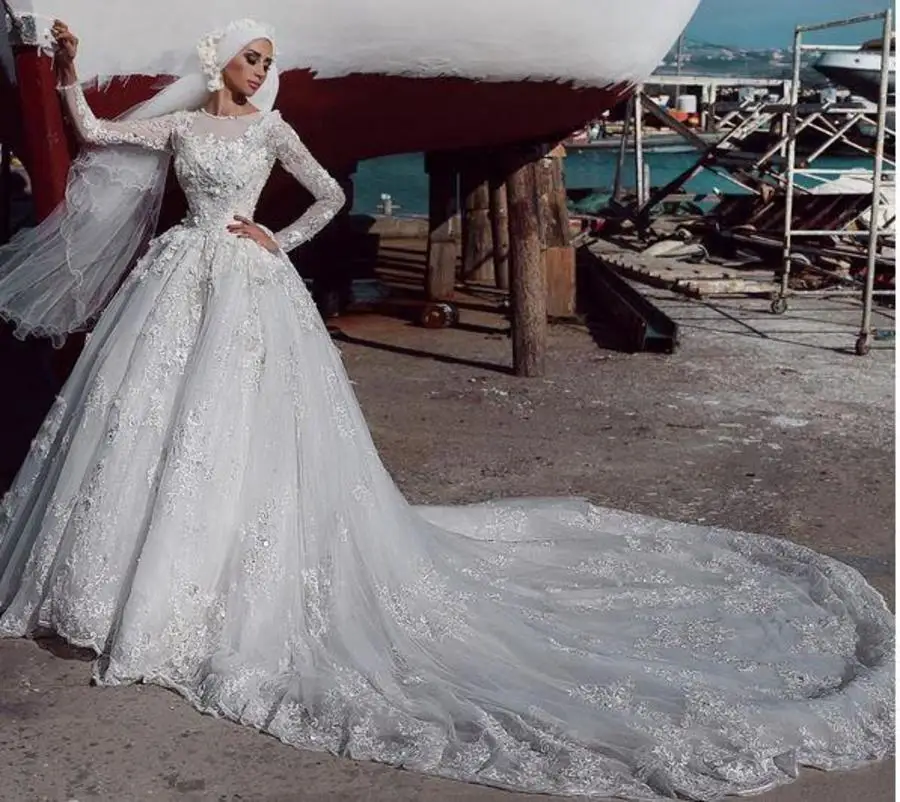 

Muslim Wedding Dresses Long Sleeves Cathedral Train Lace Appliqued Bride Formal Gowns Ivory Tulle Islamic Arabic Dubai Gelinlik