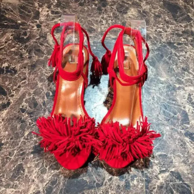 Пикантные желтые красные синие замшевые сандалии с бахромой со шнуровкой на