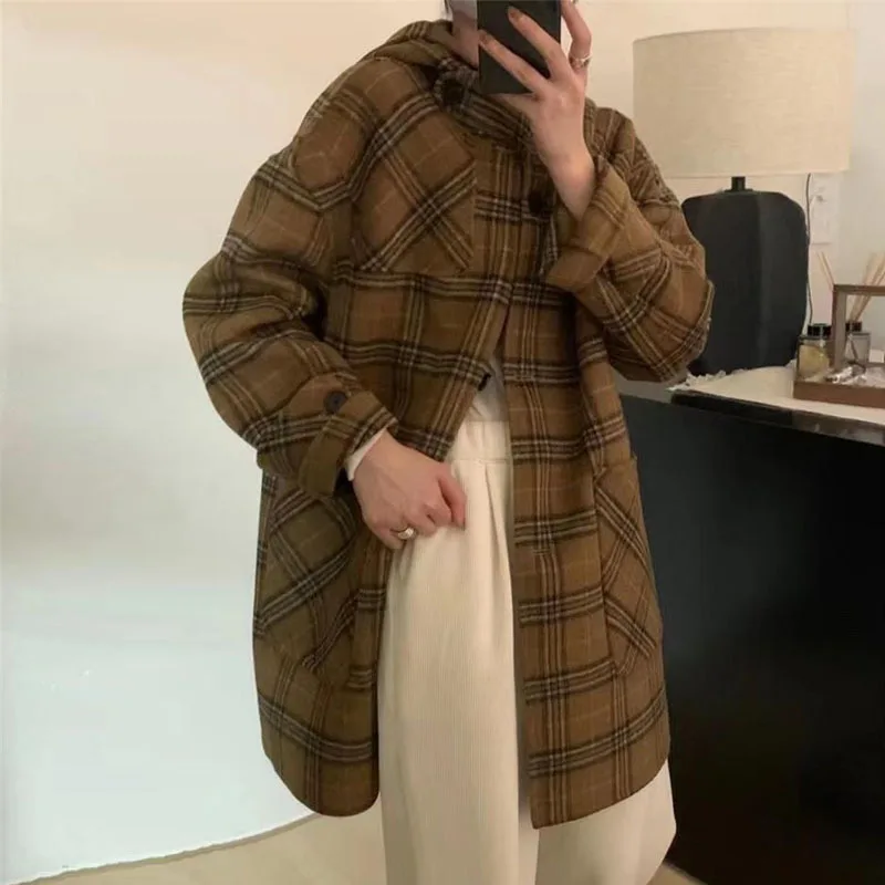 

Женское шерстяное пальто в клетку Johnature, повседневное Свободное пальто в Корейском стиле с капюшоном и карманами, на пуговицах, с воротником...