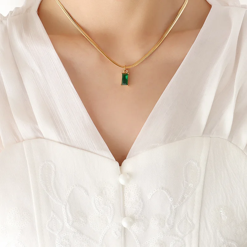 

French vintage green zircon blade necklace with no fading jewelry