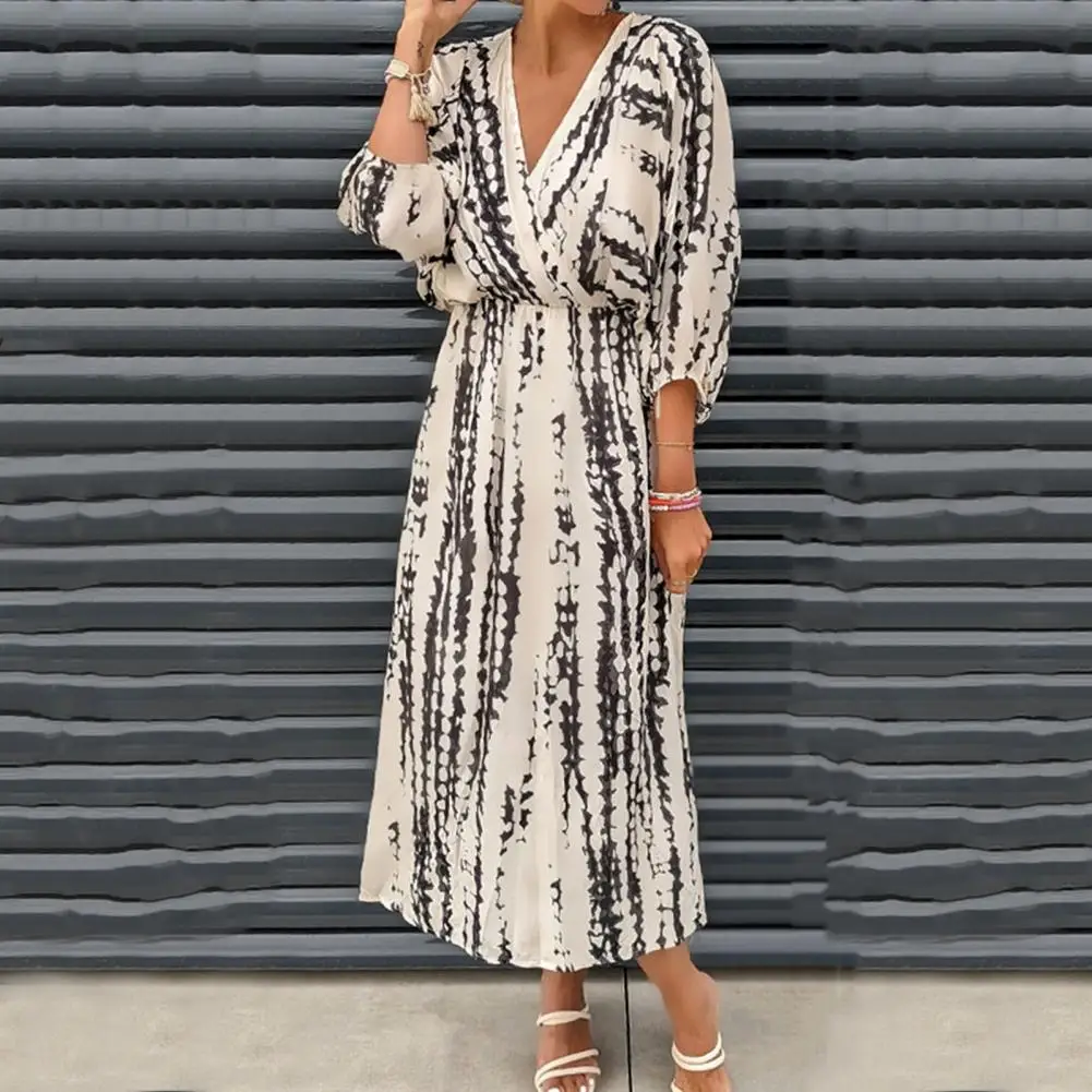 

Осеннее платье-миди с высокой талией, V-образным вырезом и длинным рукавом