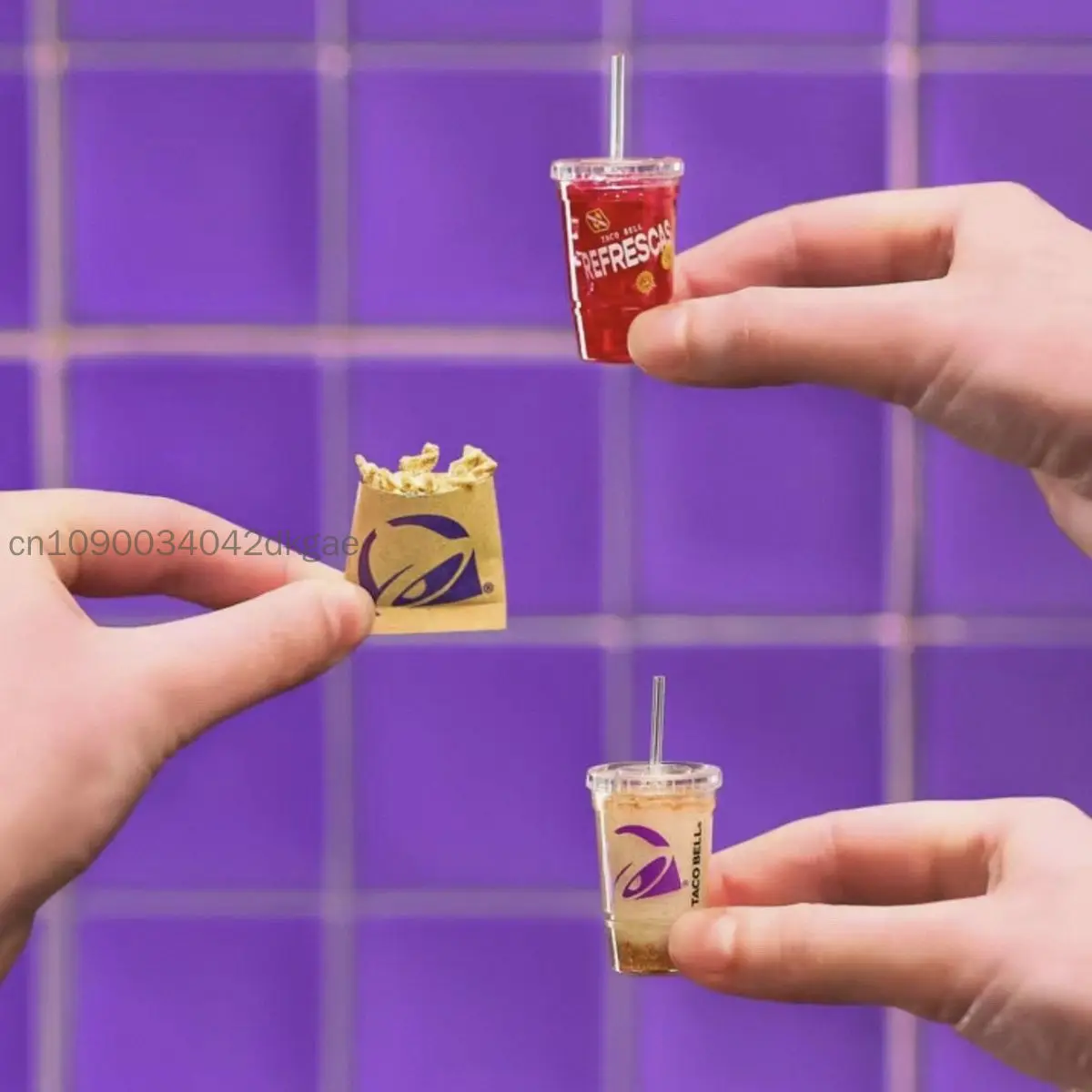 Фото Коллекционный шар-сюрприз Miniverse Make It Mini Taco Bell DIY: крутая, модная, креативная игрушка для настольного декора, подарок для коллекционеров №2