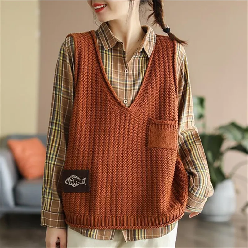 

Ladies Sweater Vest Women Solid Colors Hollow Out Knitted Tops Sleeveless Vintage Knitwear Waistcoat Pocket Fashion Harajuku