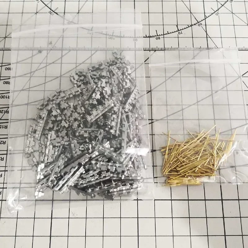 Металлические гусеничные звенья в масштабе 1/35 с металлическим штифтом для