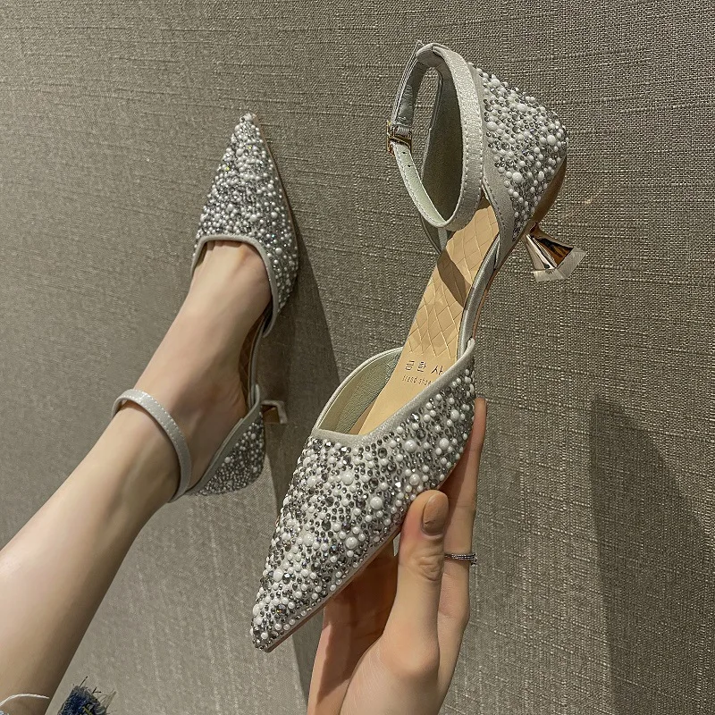 

Босоножки женские на высоком каблуке, с острым носком