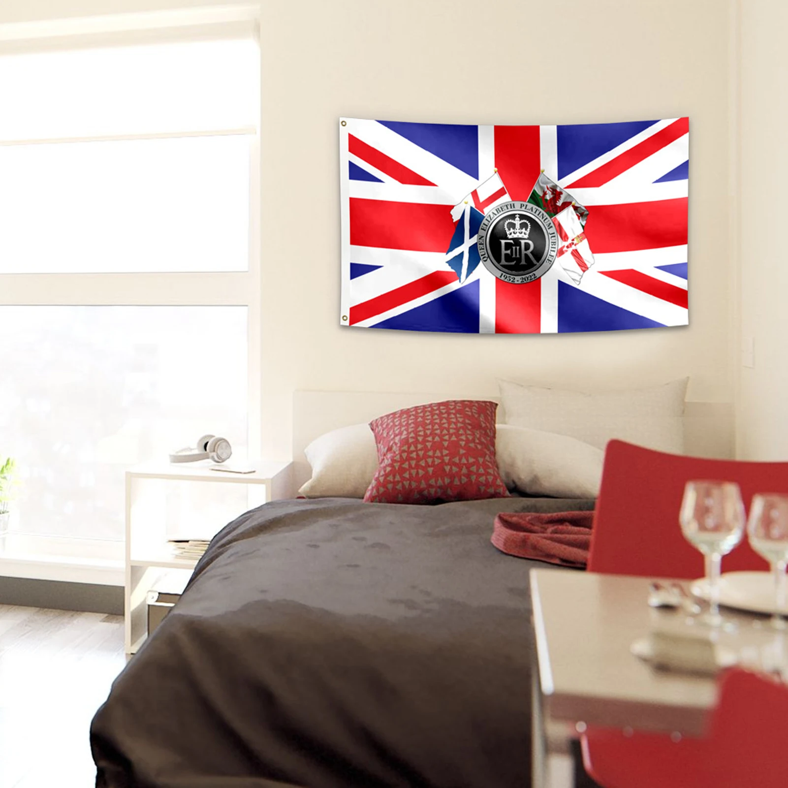 

2022 Elizabeth II Platinums Jubilee Flag Union Jack Flag Featuring Her Majesty The Queen Souvenir Decoration For Queen's 70th