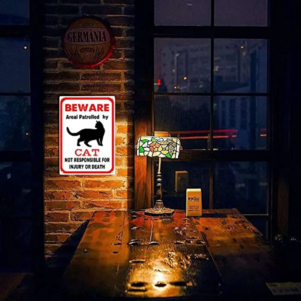 Рисунок 5 - Новый жестяной знак в виде кошки предупреждает