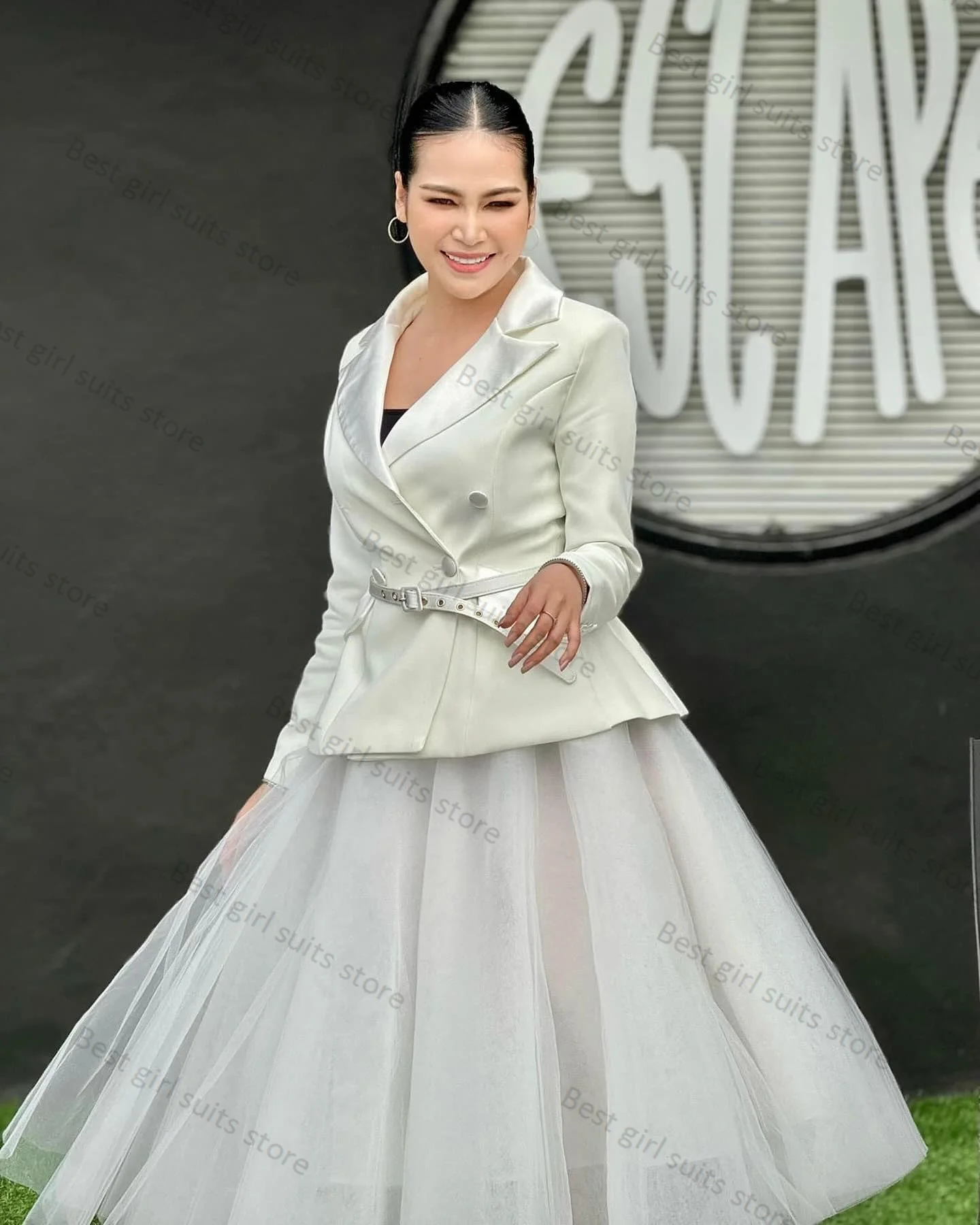 Женский костюм-двойка с юбкой блейзер поясом и платье из тюля для выпускного