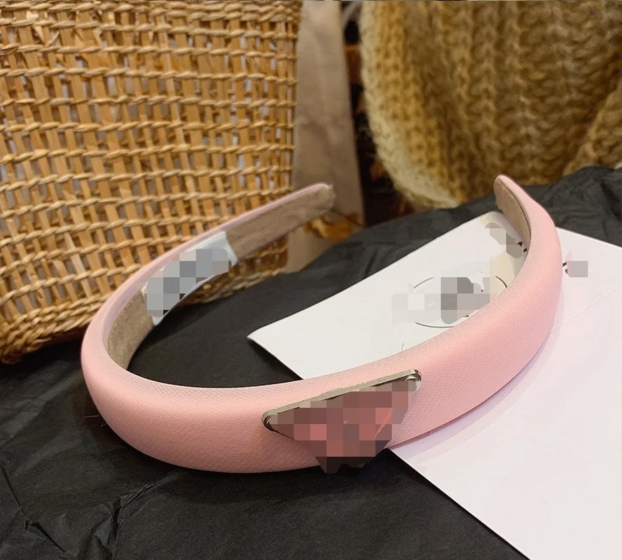 

Korean sweet fashion letters alloy grip large intestine ring leather hair ornaments gift