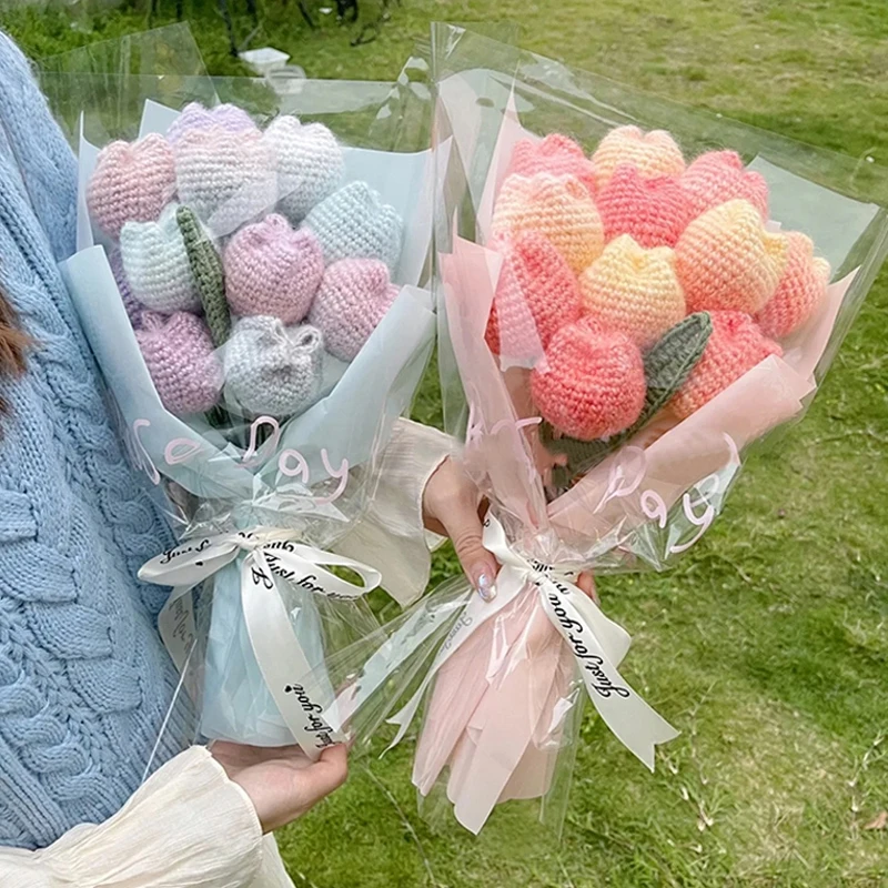 

Hand Knitted Flower Yarn Crochet Heart Shape Flowers Hand Woven Bouquet Wedding Decoration Handmade Valentine's Gift for