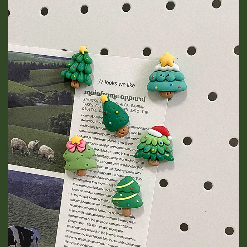 

Магнитная елочка для холодильника