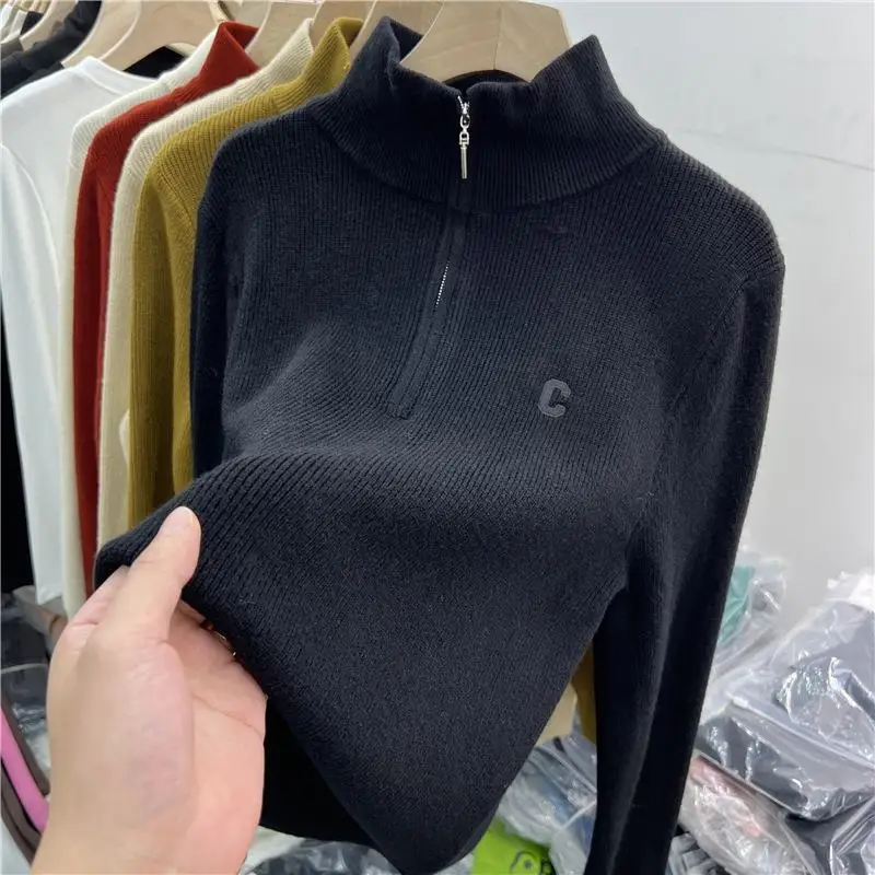 Короткий пуловер с вышивкой и полумолнией женский свитер на осень зиму новинка