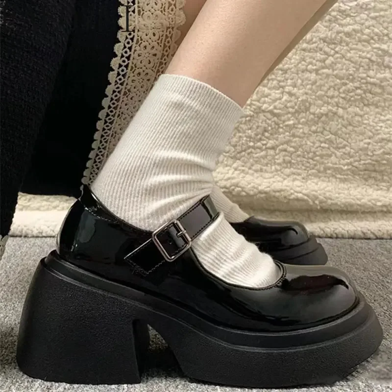 

Туфли Мэри Джейн на платформе, новинка 2023, женские туфли на толстом каблуке, модные уличные туфли-лодочки в стиле Лолиты, туфли с круглым носком и ремешком на щиколотке