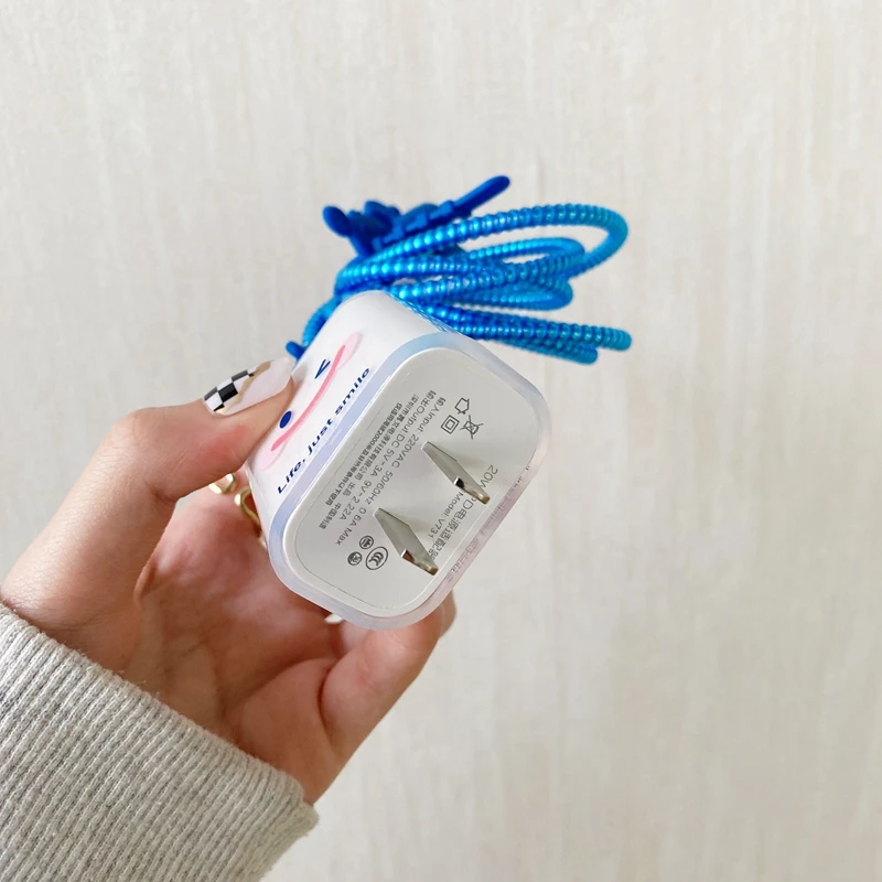 Новый мультяшный чехол из ТПУ со смайликом и собакой, протектор кабеля USB для iPhone 12, 1820 Вт, защитный чехол с заглушкой для зарядки, защитный спиральный кабель (art.: 3920bd8cfd5fe) - 3920bd8cfd5fe