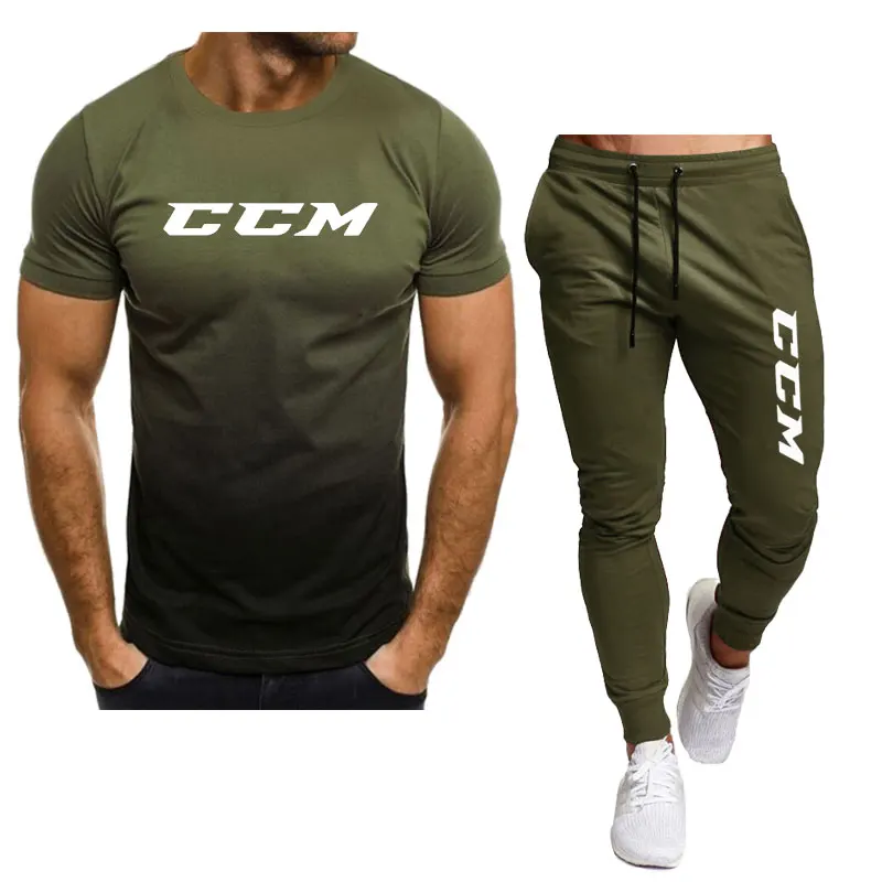 Спортивный мужской костюм из футболки с коротким рукавом и брюк