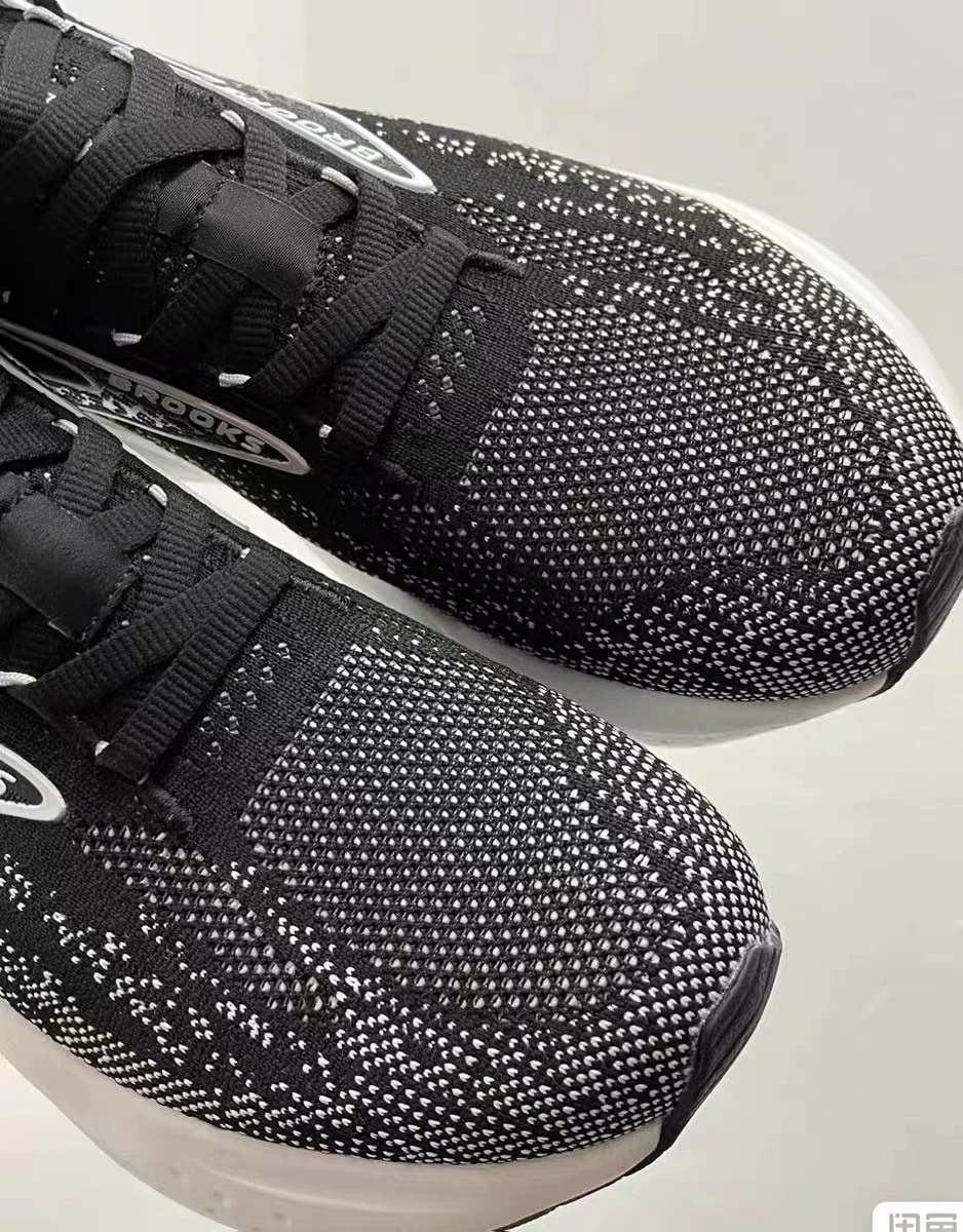 

Глицерин 21, пенообразователь азота, Очень легкая, дышащая, амортизирующая и восстанавливающая форму спортивная обувь