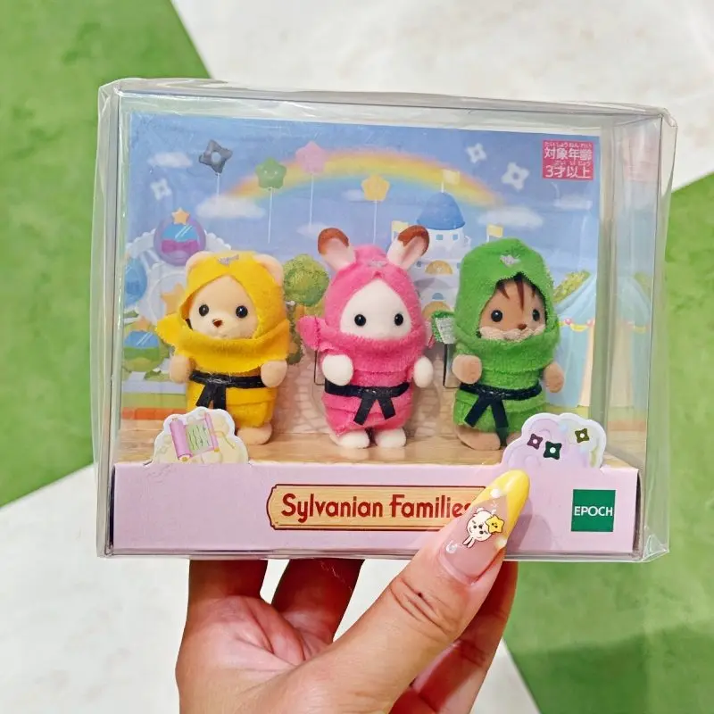 Оригинальные мини-фигурки трио Sylvanian Families пластиковые настольные игровые