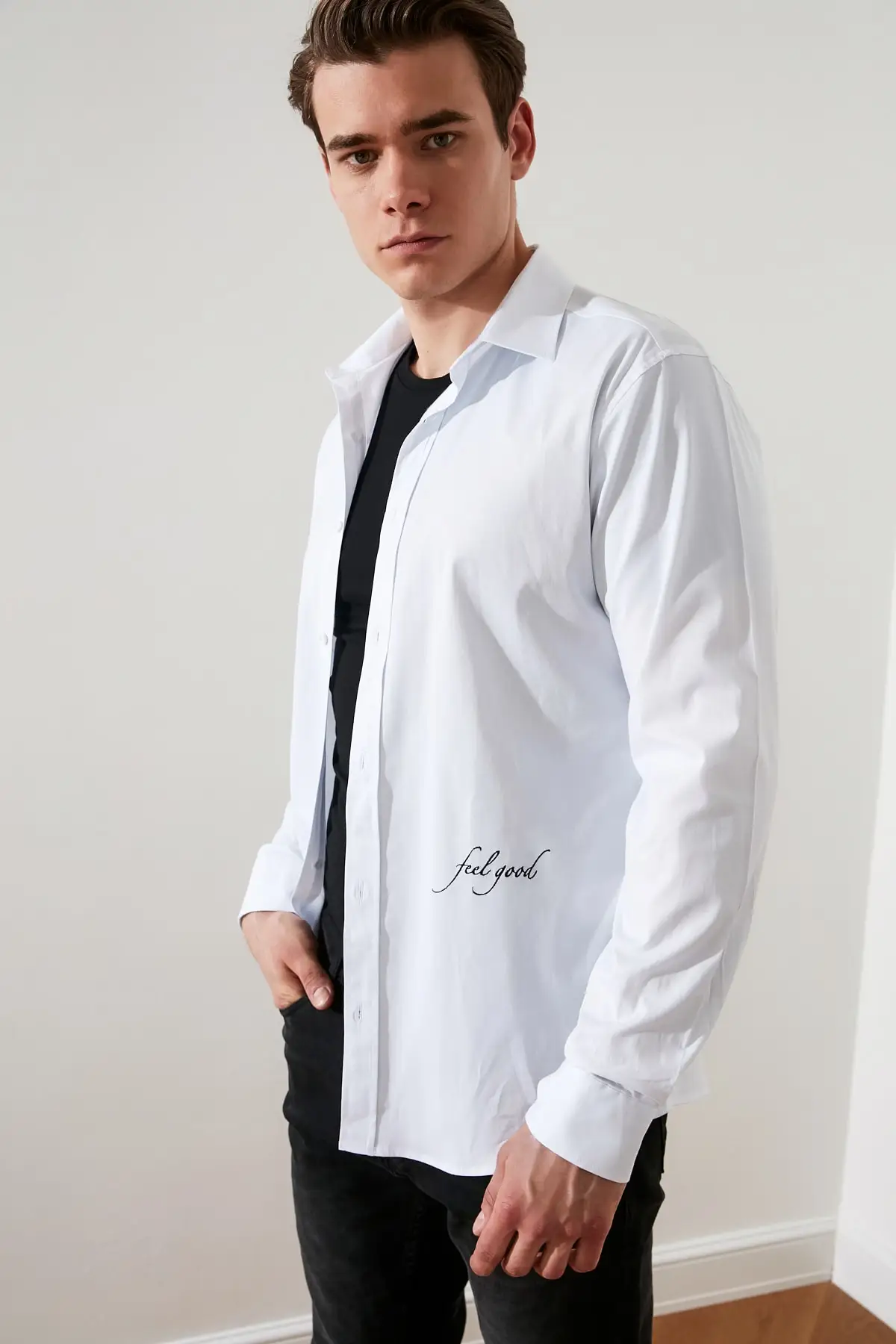 

Trendyol Male Slim Fit Shirt Collar Feel Good Embroidered Shirt TMNSS21GO0152