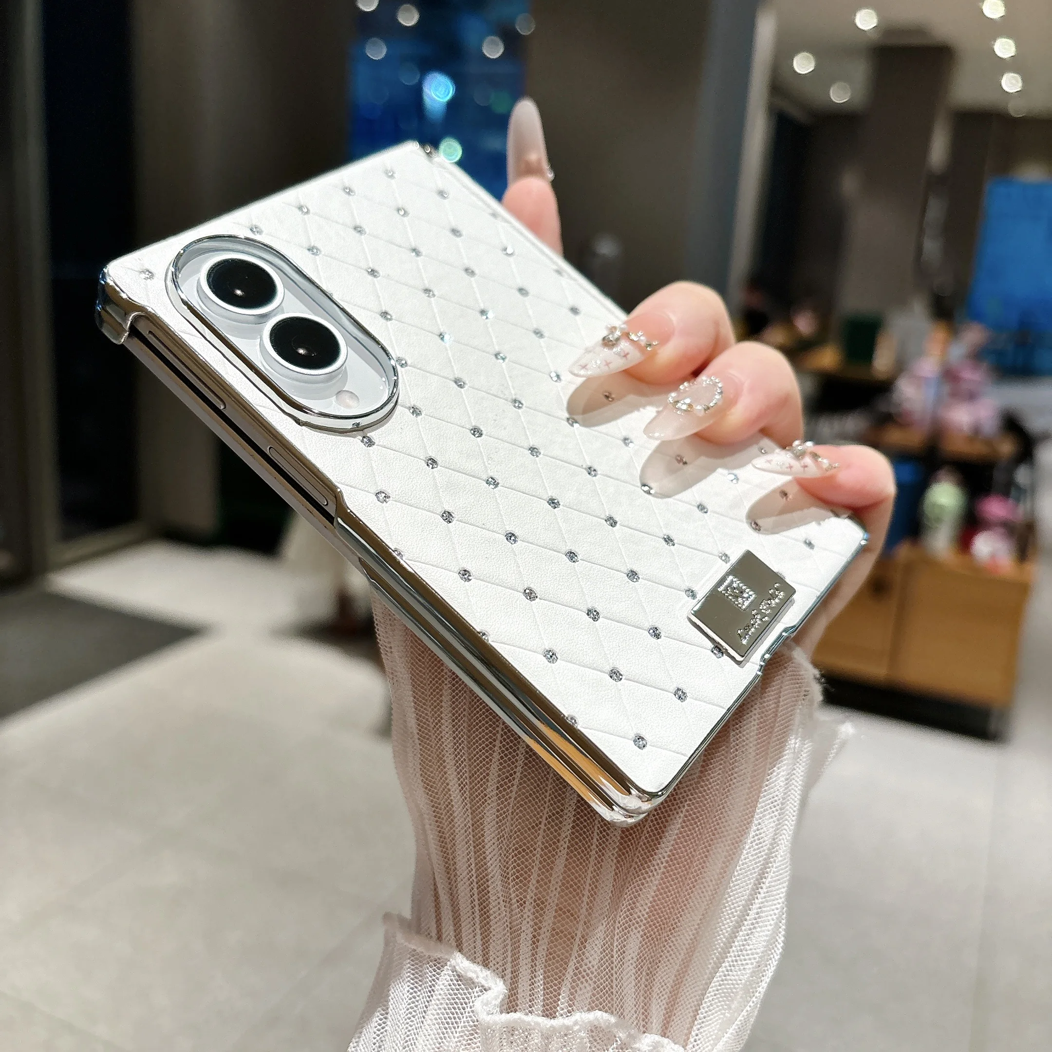 Фото Стильный кожаный чехол для Samsung Z Fold 8 с ромбовидным узором и стразами, с защитой шарнира, ударопрочный, тонкий, приталенный №4