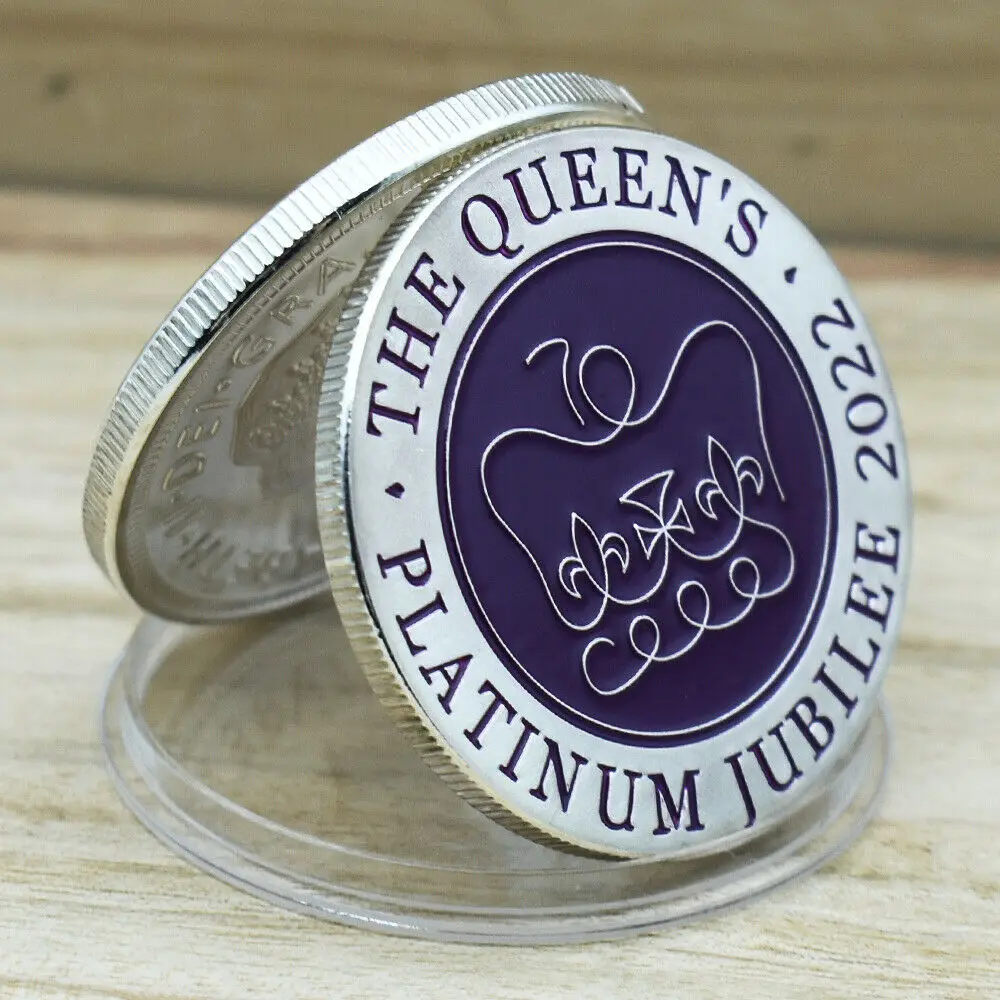 

Elizabeth II Silver Plated Coin Queen Elizabeth 70th Platinum Jubilee Medal Gold Plated Commemorative Coin Gift