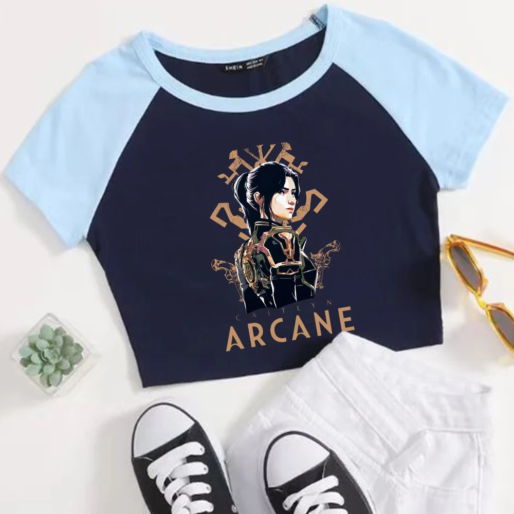 Укороченная женская футболка с коротким рукавом и круглым вырезом