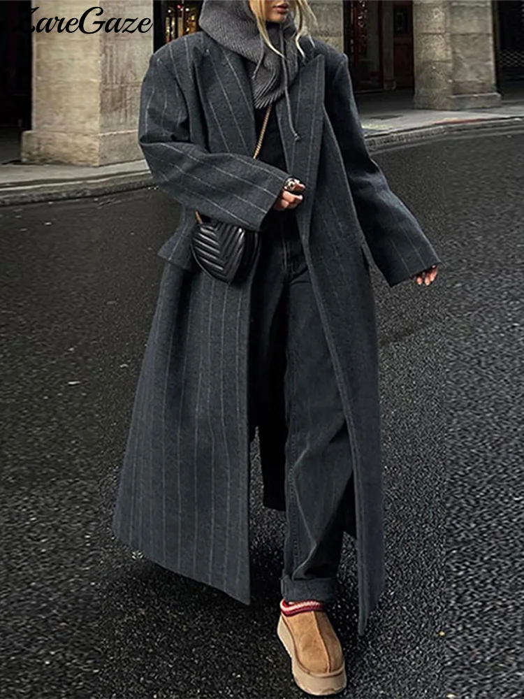 Женское длинное пальто на одной пуговице