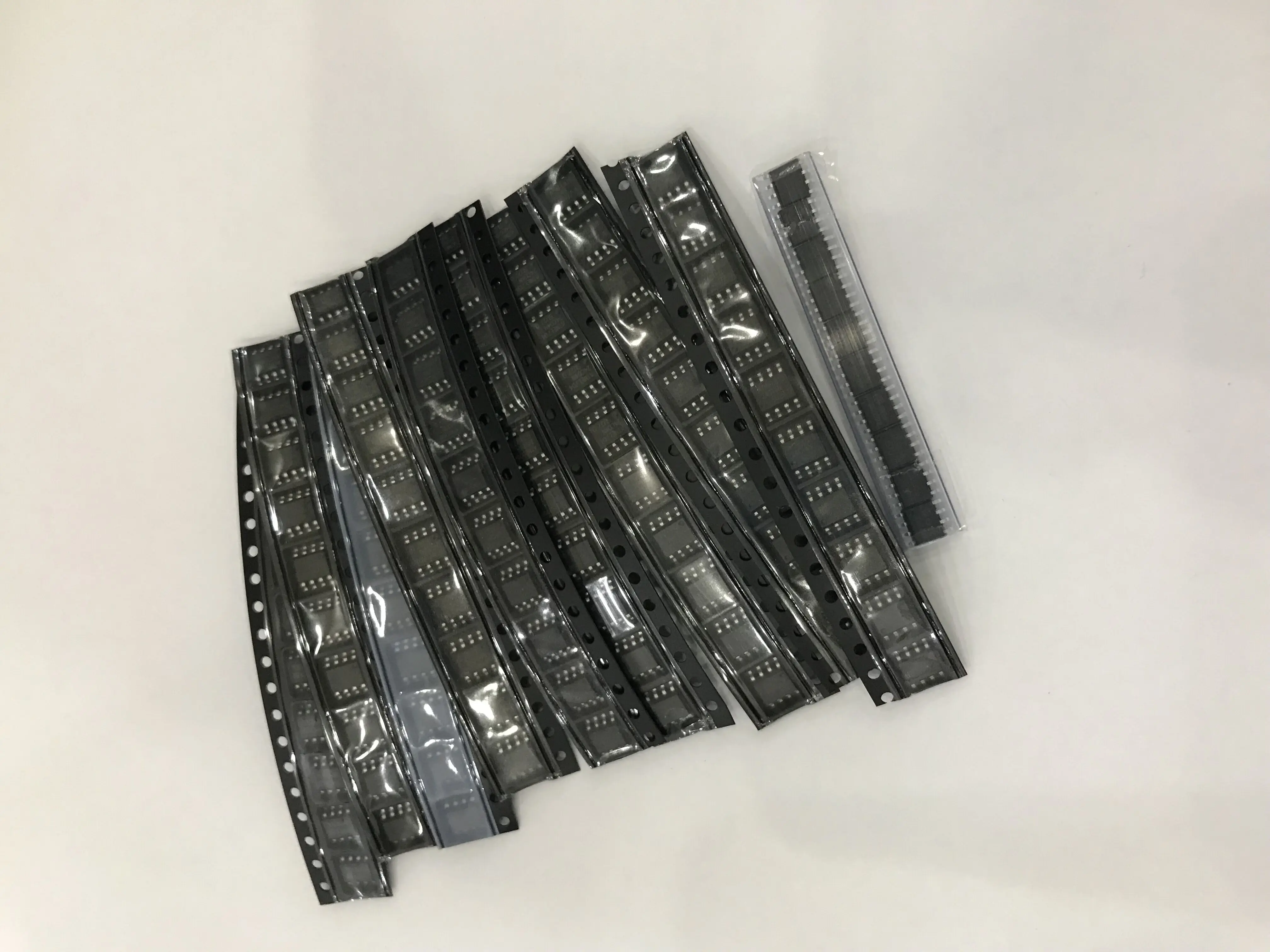 

100pcs 24c01 24c02 24c04 24c08 24c16 24c32 93c46 93c56 93c66 93c86 Sop Sop8 Ic Sop-8 Eeprom Kit Ic Chipset Original