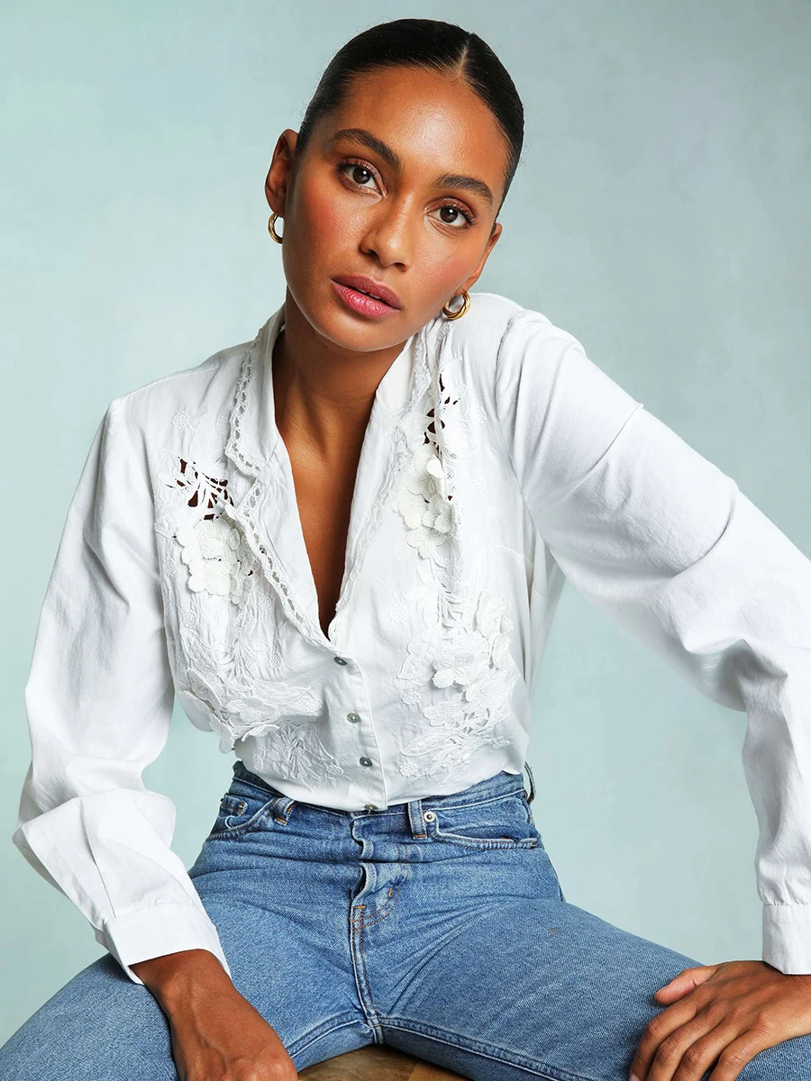

Embroidered Cotton Shirt 2022 Spring Autumn Long Sleeve V Neck Hollow Blouse Femme Vintage Elegant Chemises Hauts Lady Tops