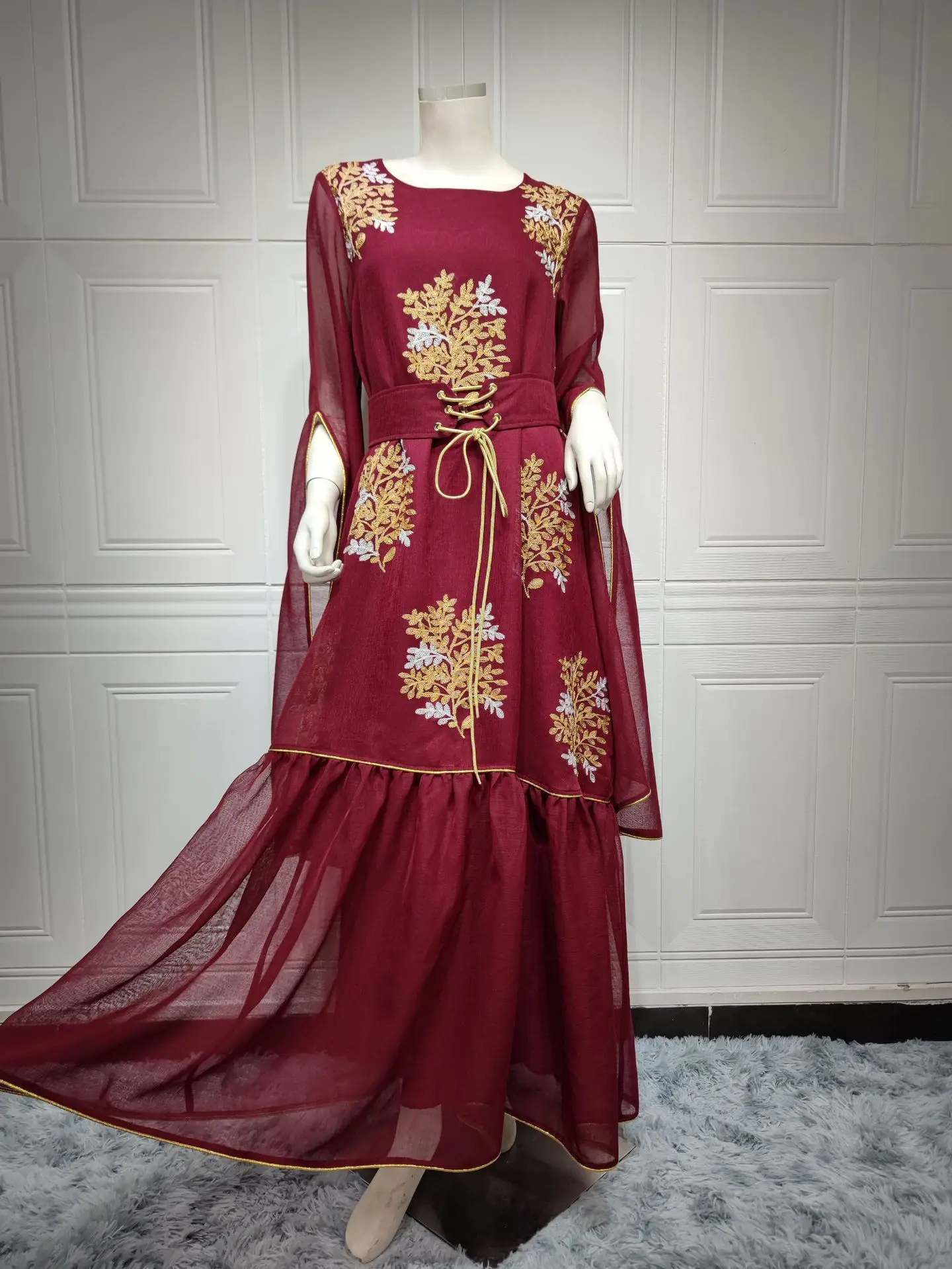 2023 Women's Muslim Women's Embroidery Applique Mesh Split Sleeve Dubai Evening Dress Abayas for Women