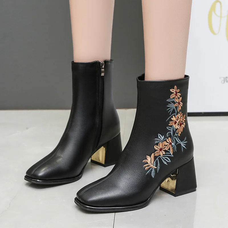 

Женские ботильоны на высоком каблуке 6,5 см, модные зимние женские ботинки челси с квадратным носком, теплые плюшевые короткие сапоги, женски...