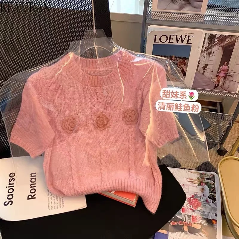 

Женский трикотажный свитер с коротким рукавом и трехмерным цветочным принтом