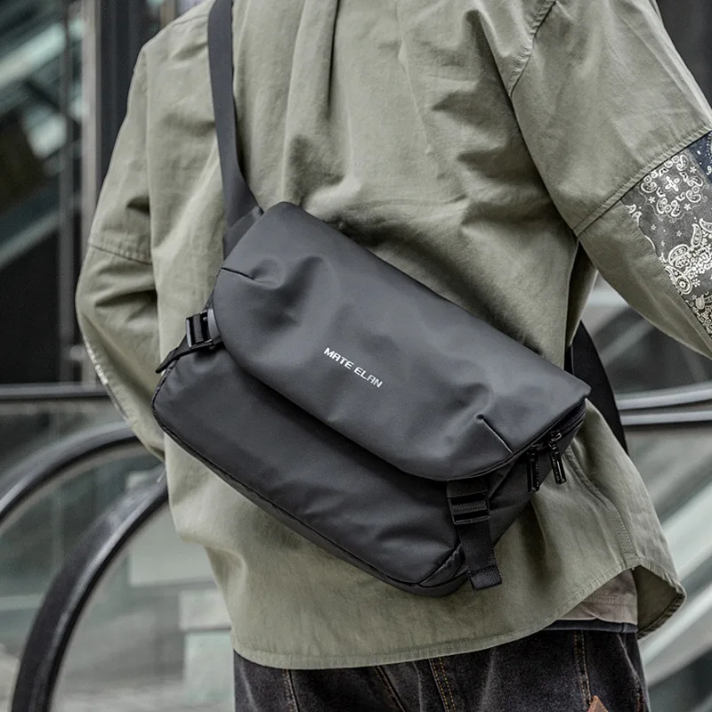 

Men Large Capacity Crossbody Bag Light weight Multi-function Backpack Men's Pack Solid Black Hip Hop Street Travel Male 가방 bolsa