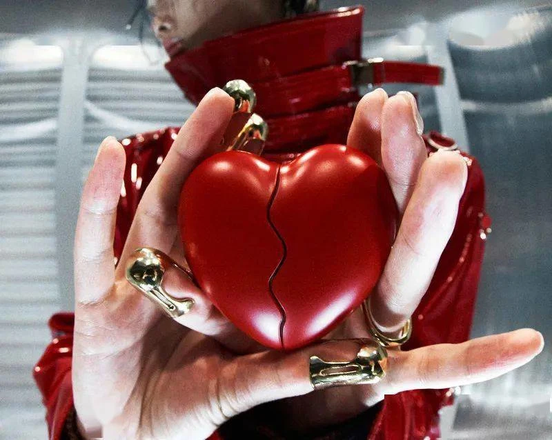 

ZIIM HEART 001 TWS Bluetooth Earphones Red Heartbroken Bullet Modeling True Wireless Valentine's Day Couple Headphones