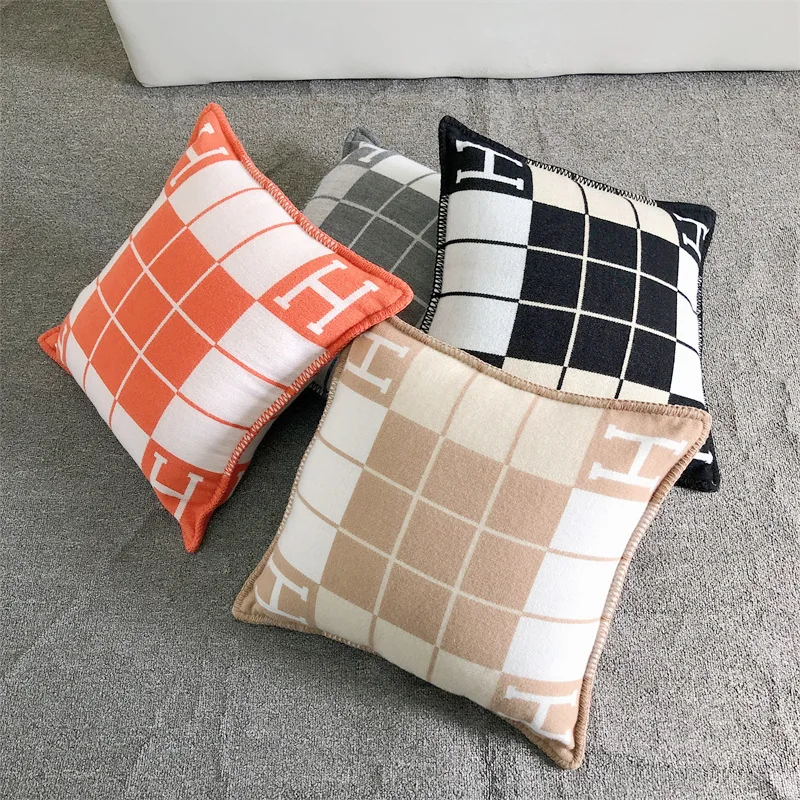 

H Letter Printing Plaid Cashmere Throw Cushions 45*45cm Pillow For Sofa Car Pillow Cover Pillow Case Decoration 65*65cm