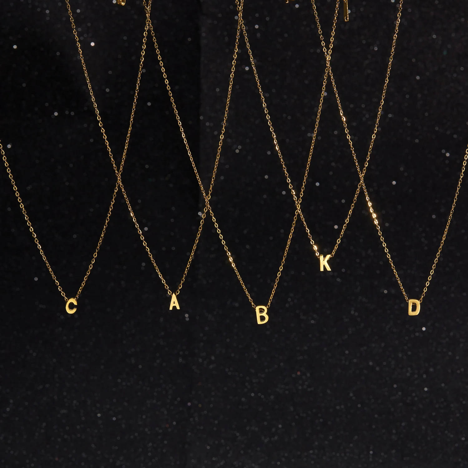 Модное регулируемое ожерелье с подвеской 26 букв для женщин и девушек чокер одним