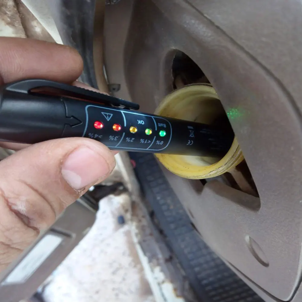 

Auto Car Brake Fluid Tester Car Diagnostic Tool Post Check Car Crake Oil Quality LED Indicator Display Brake Fluid Testing Tools