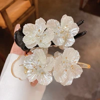 korean new white acrylic shell flower crystal hair claws for women wedding party accessories hairgrips wholesale