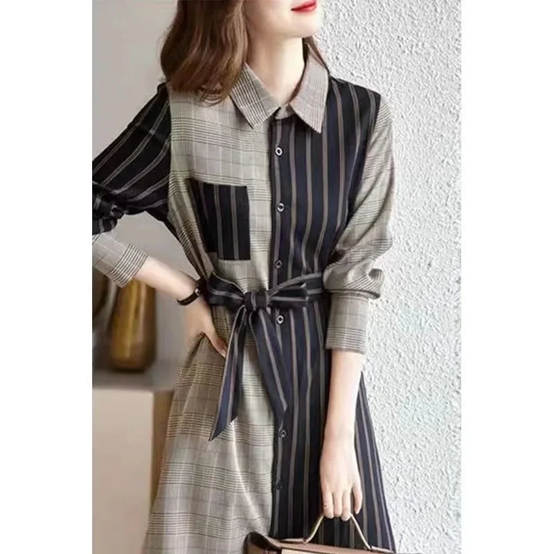 

Модное платье контрастных цветов в стиле пэчворк для женщин, новинка весны 2023, темпераментная Повседневная французская юбка-рубашка с лацканами