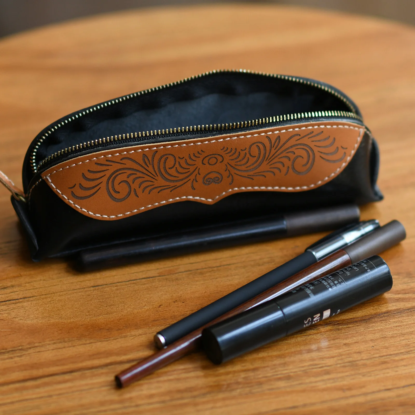 Handmade Leather Pen Bag Art Student Stationery Storage Bag Creative Leather Carved Pen Bag