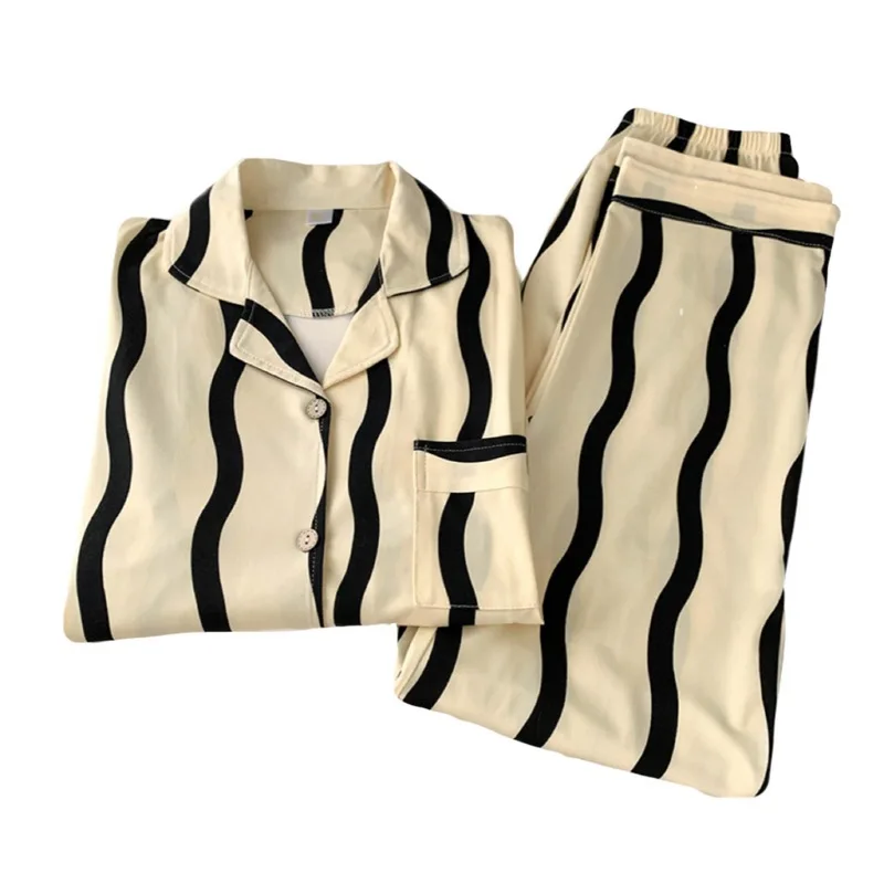 1 Pajamas women's wavy striped pajamas women can wear long-sleeved home clothes suits in spring and autumn.