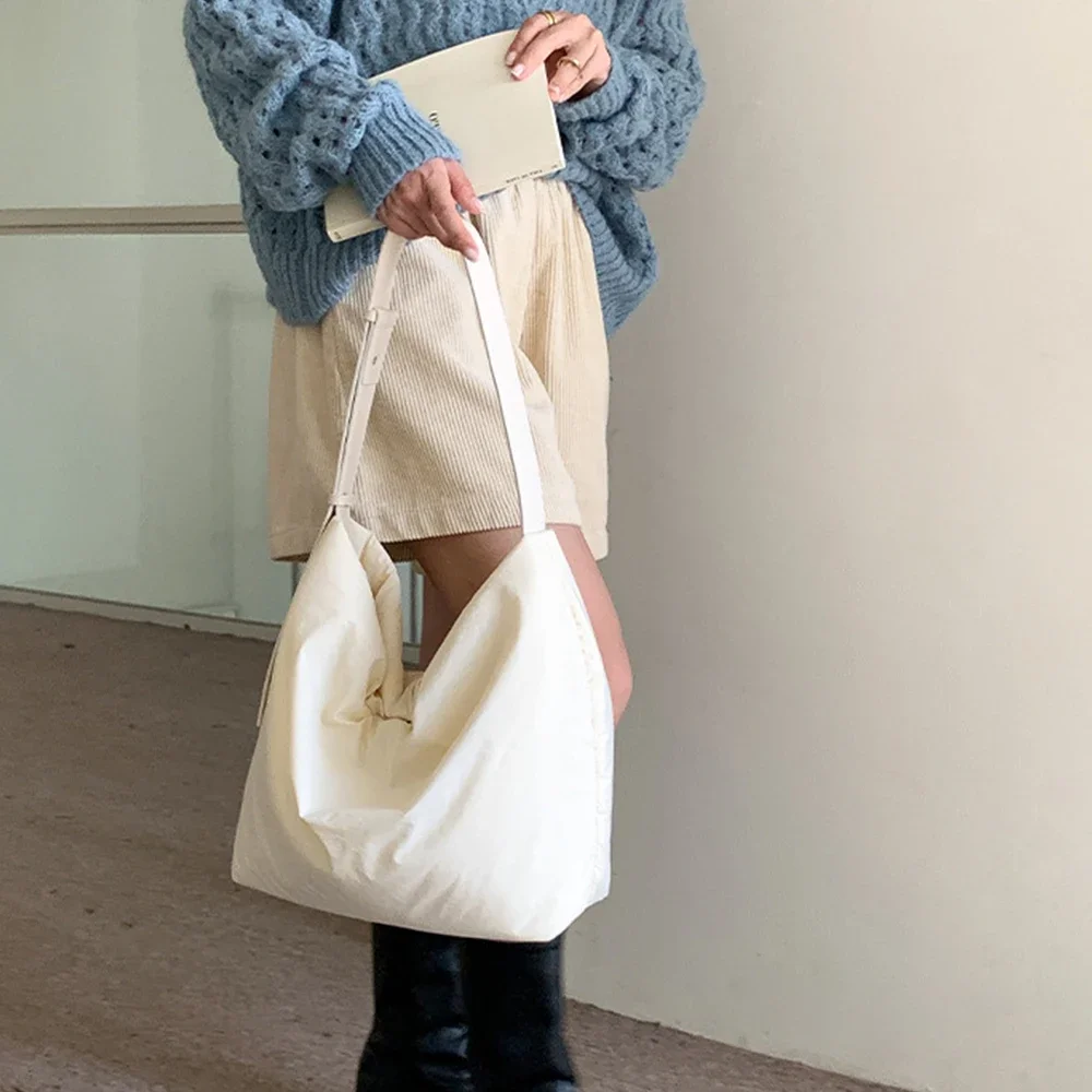 Рисунок 6 - Плюшевая дизайнерская сумка-тоут