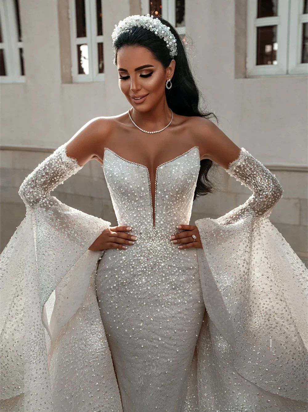 Изысканный жемчуг Свадебные платья с круглым вырезом и открытыми плечами