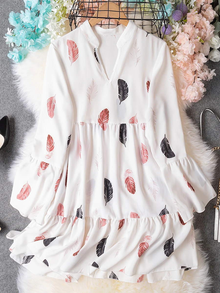 

Женское платье средней длины с принтом перьев Finjani, платье с оборками на подоле, платье с длинным рукавом и V-образным вырезом, легкое стрейчевое платье