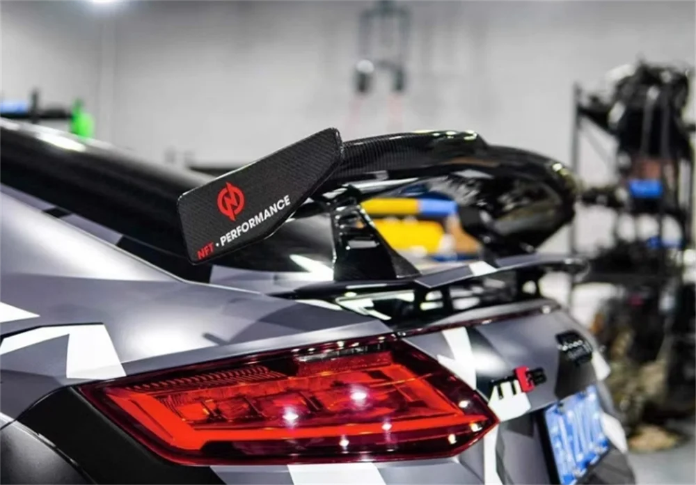 Высококачественный комплект заднего спойлера P-типа из углеродного волокна для